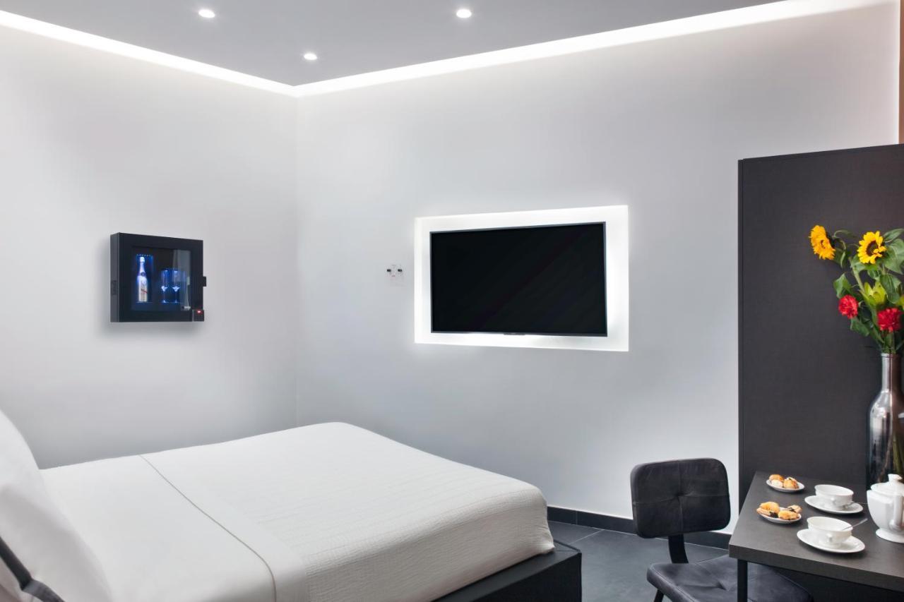 Le Stanze Del Barone Bed & Breakfast Napoli Bagian luar foto