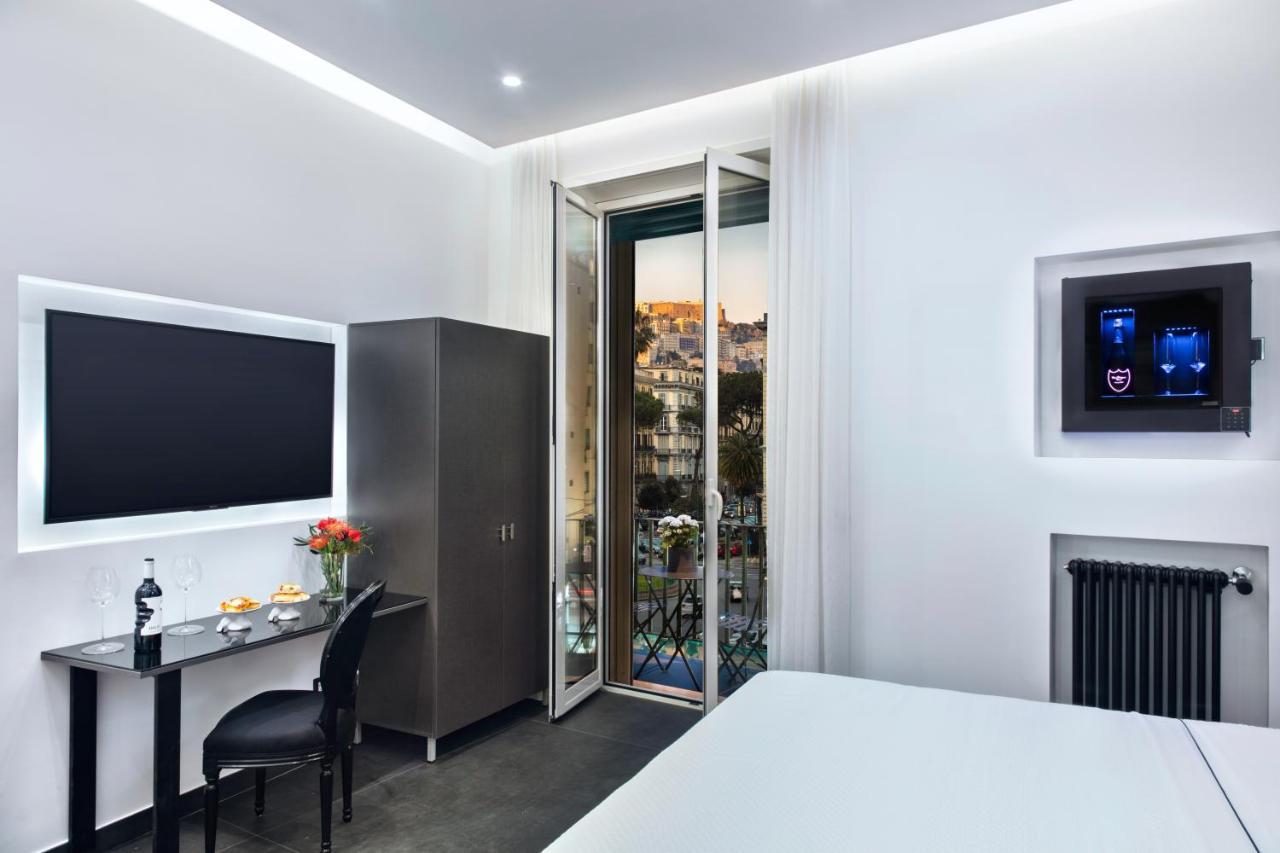 Le Stanze Del Barone Bed & Breakfast Napoli Bagian luar foto