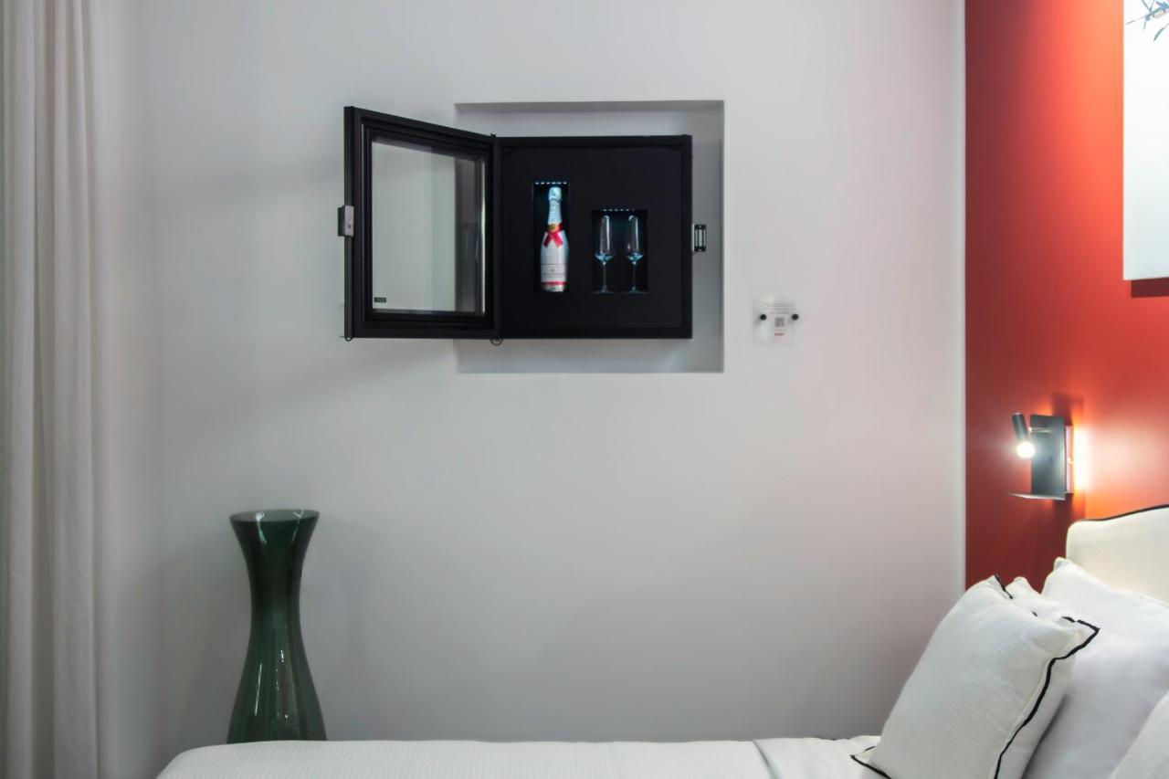 Le Stanze Del Barone Bed & Breakfast Napoli Bagian luar foto